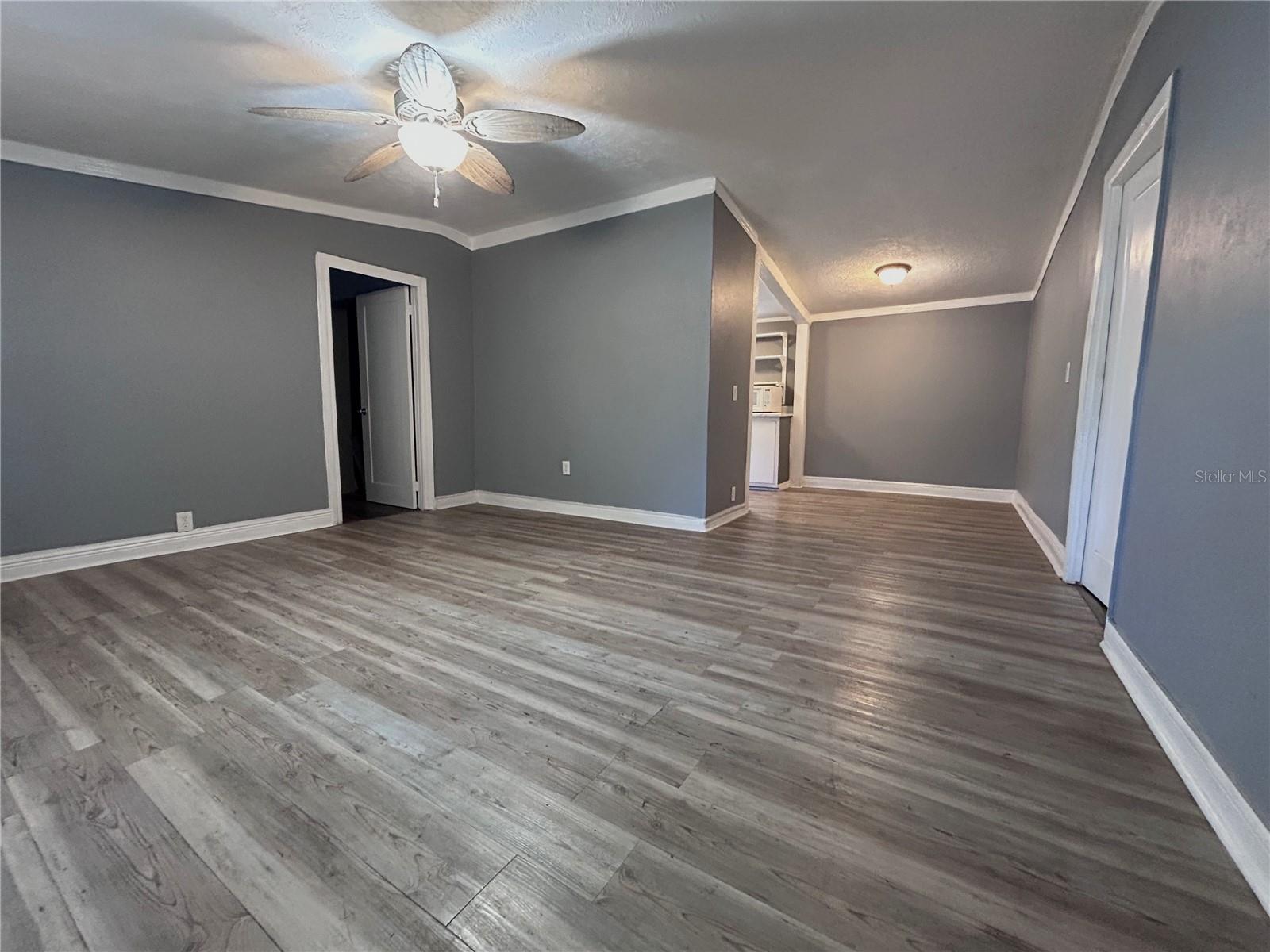 Image 4 of 23 For 10638 Bay Hills Circle