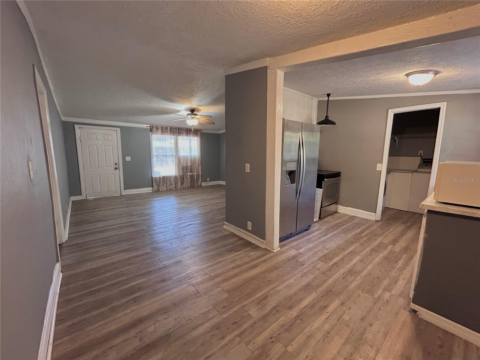 Image 7 of 23 For 10638 Bay Hills Circle