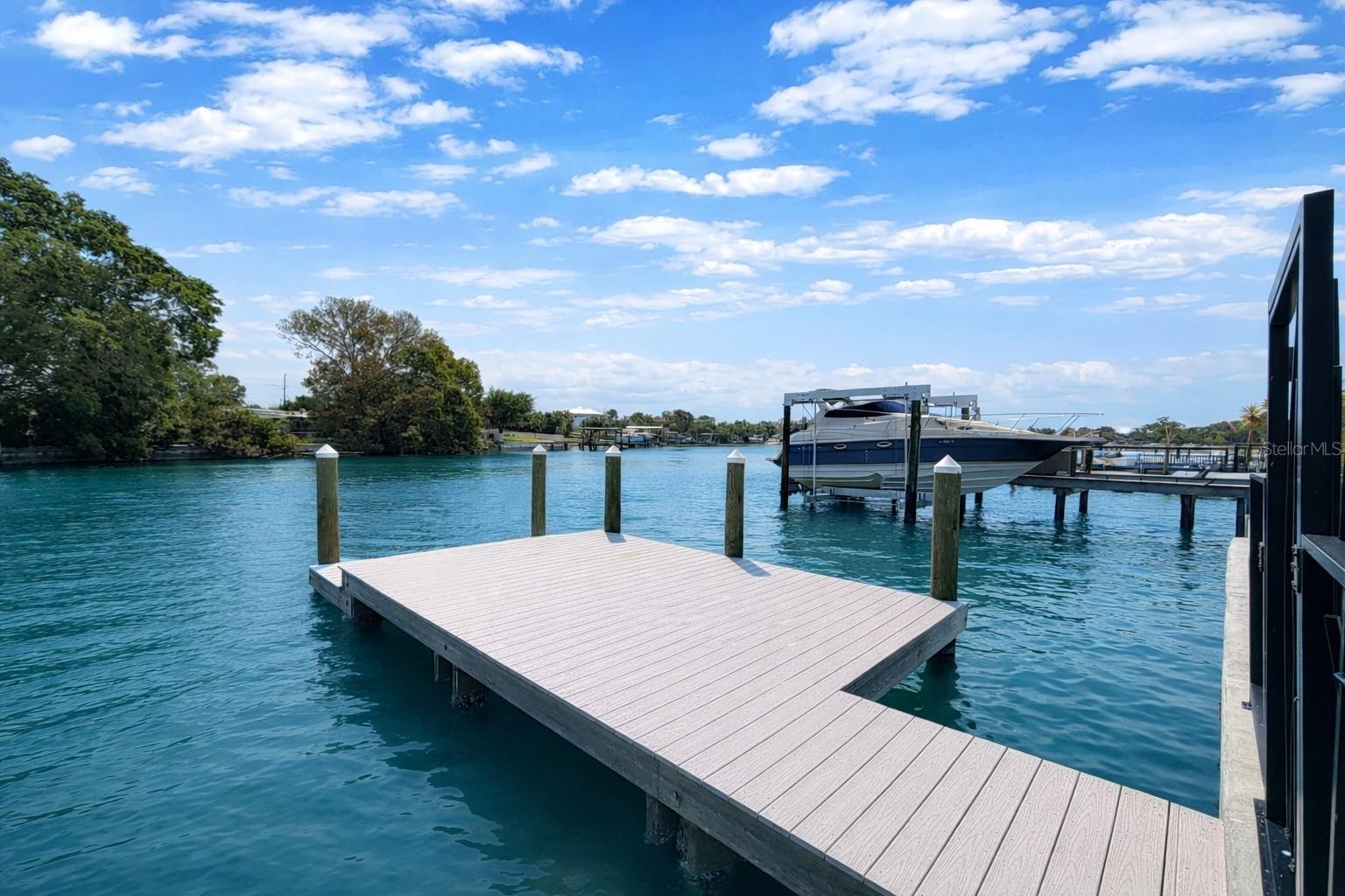 Image 5 of 9 For 3945 Sunrise Drive S