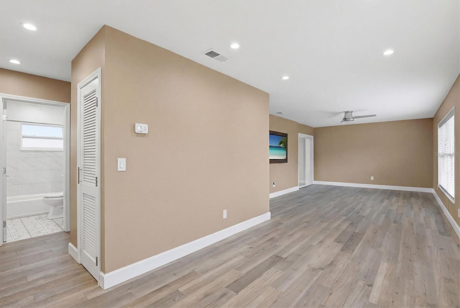 Image 13 of 48 For 1250 Pinellas Avenue 214