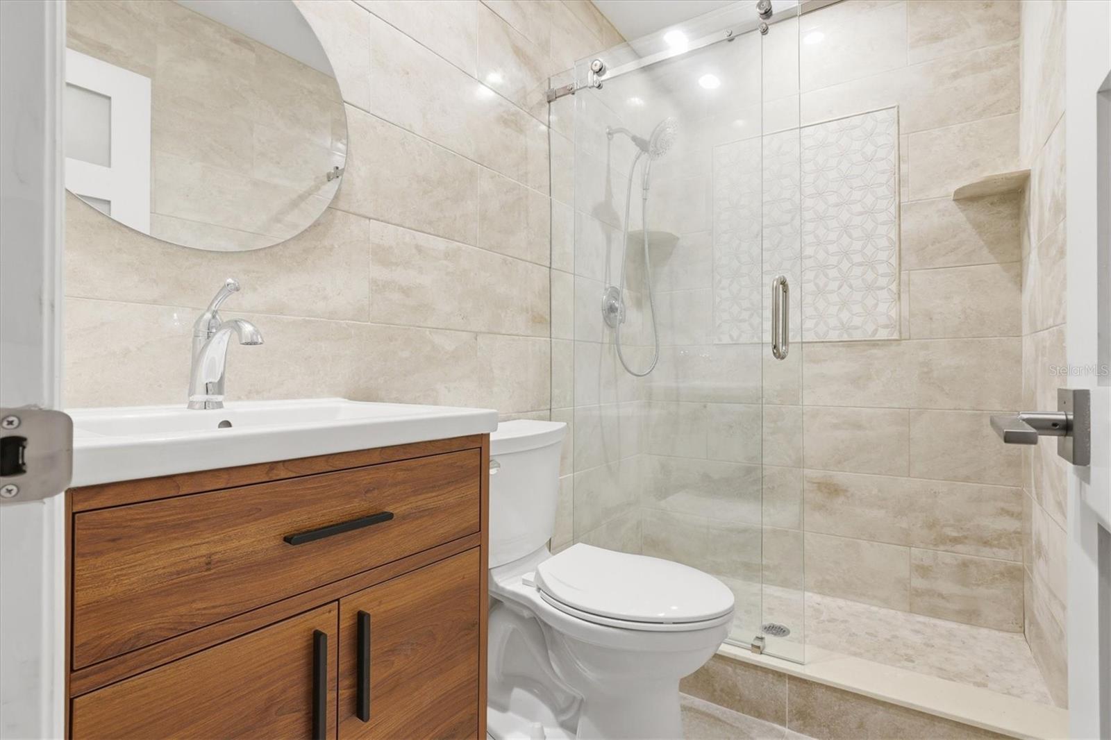 Image 19 of 48 For 1250 Pinellas Avenue 214