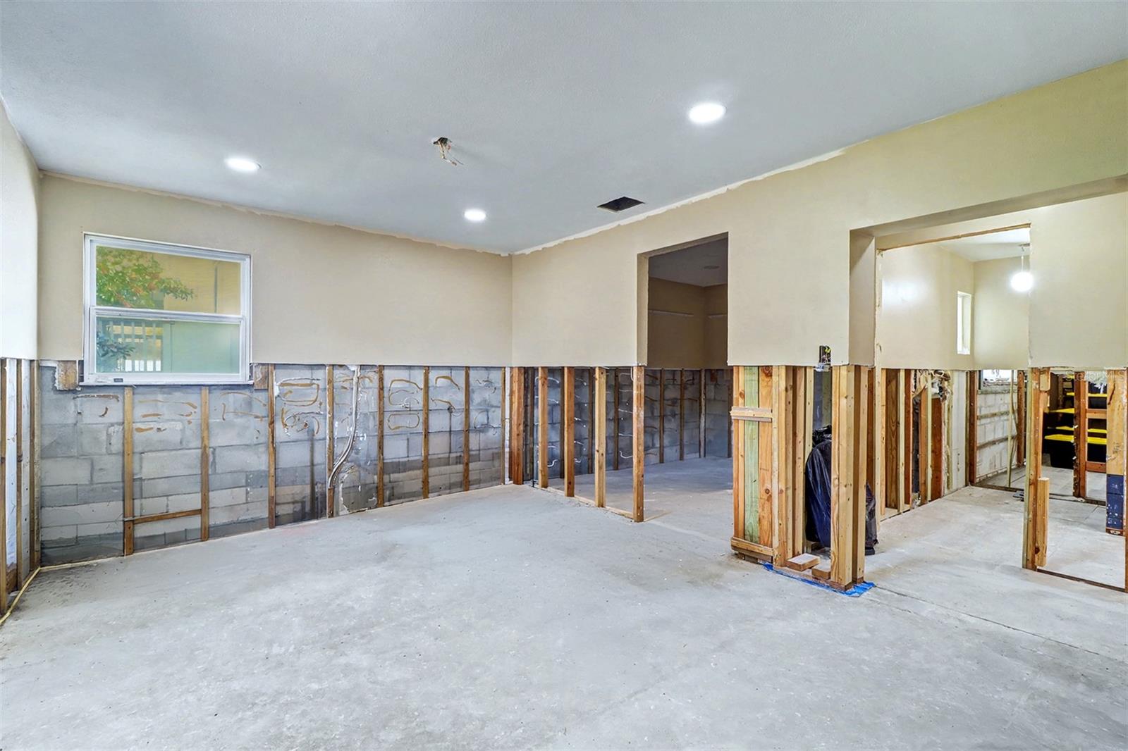 Image 16 of 32 For 8751 Orient Way Ne