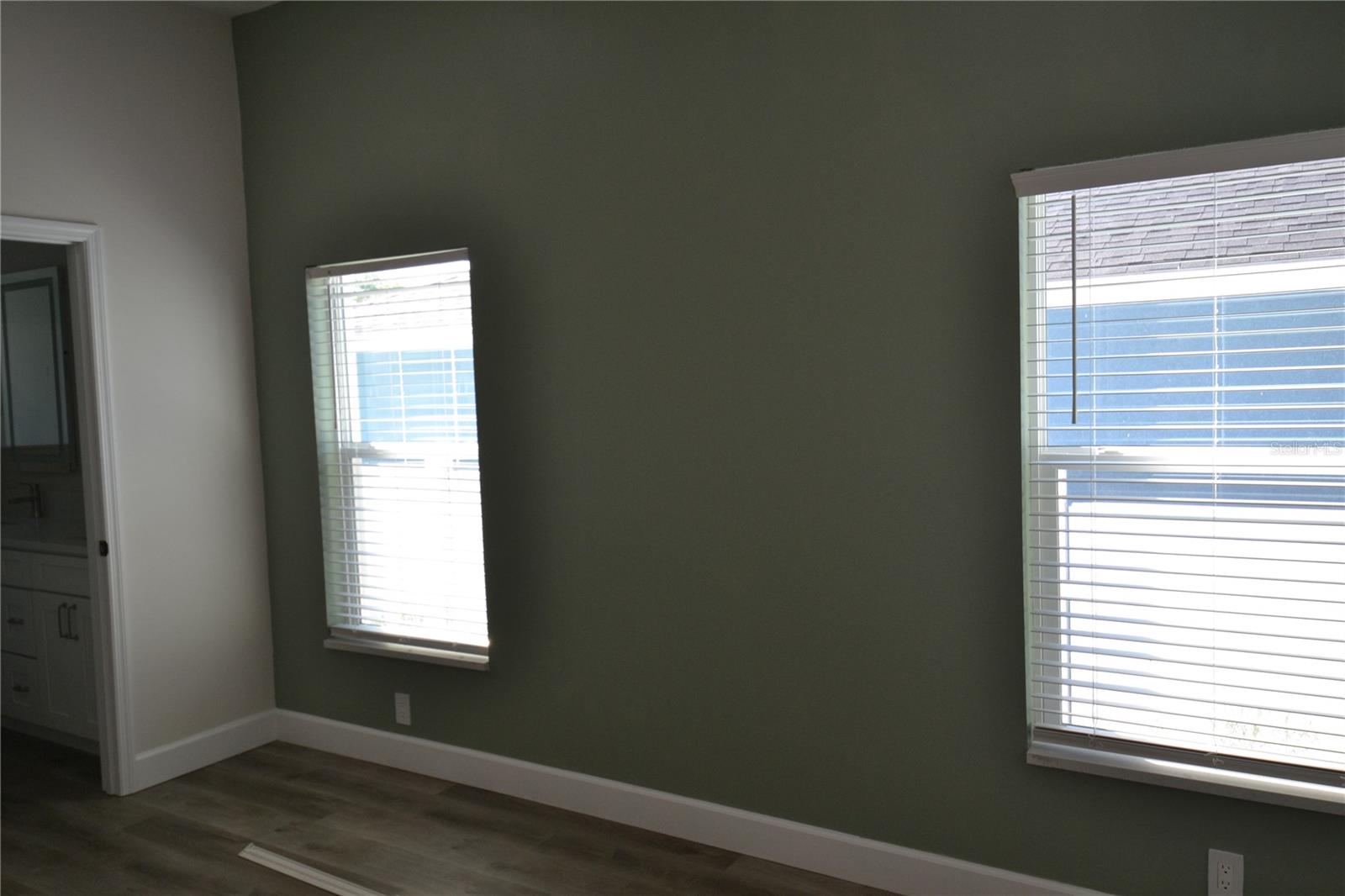 Image 11 of 42 For 6474 Taylor Court