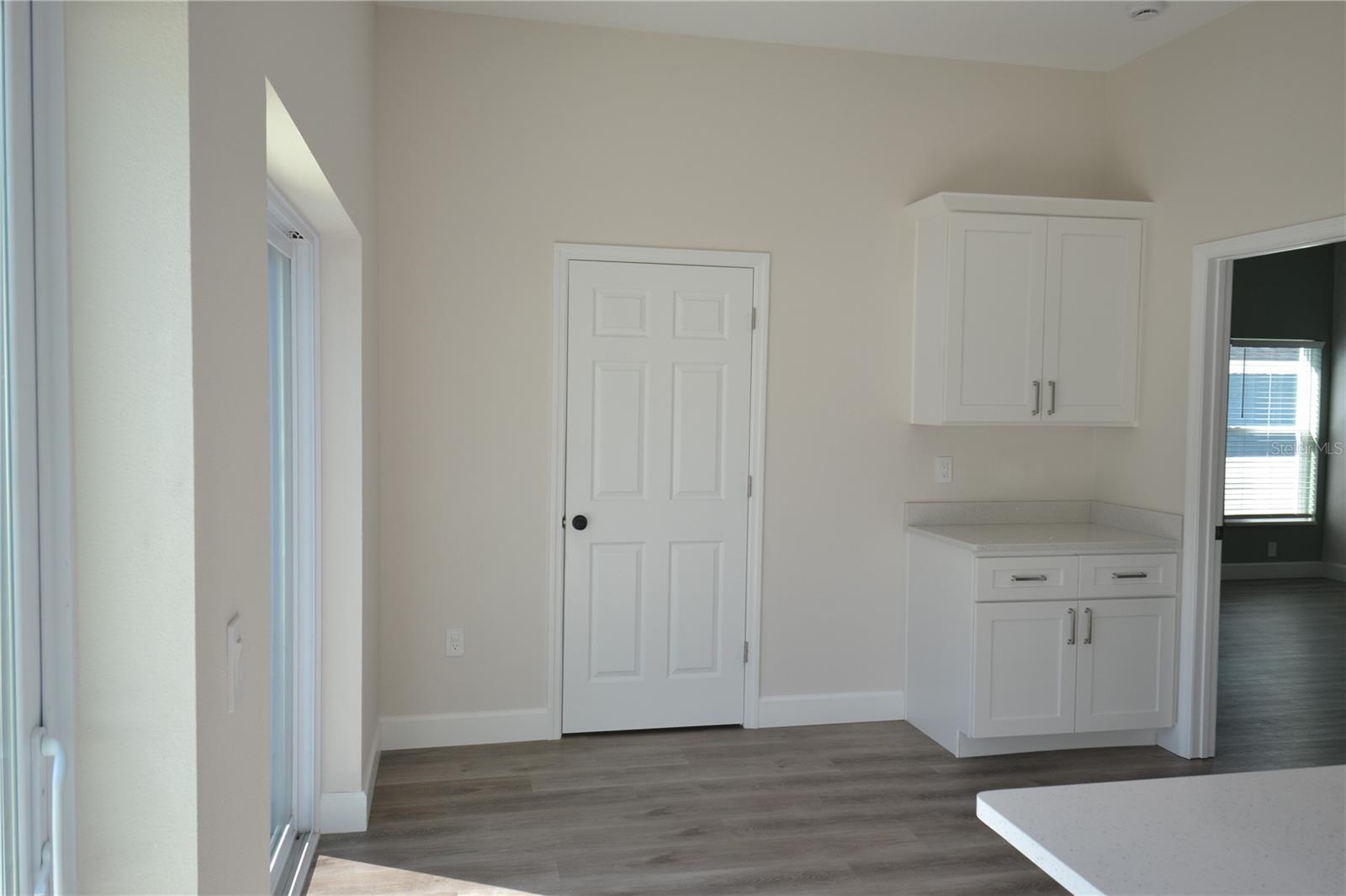 Image 7 of 42 For 6474 Taylor Court