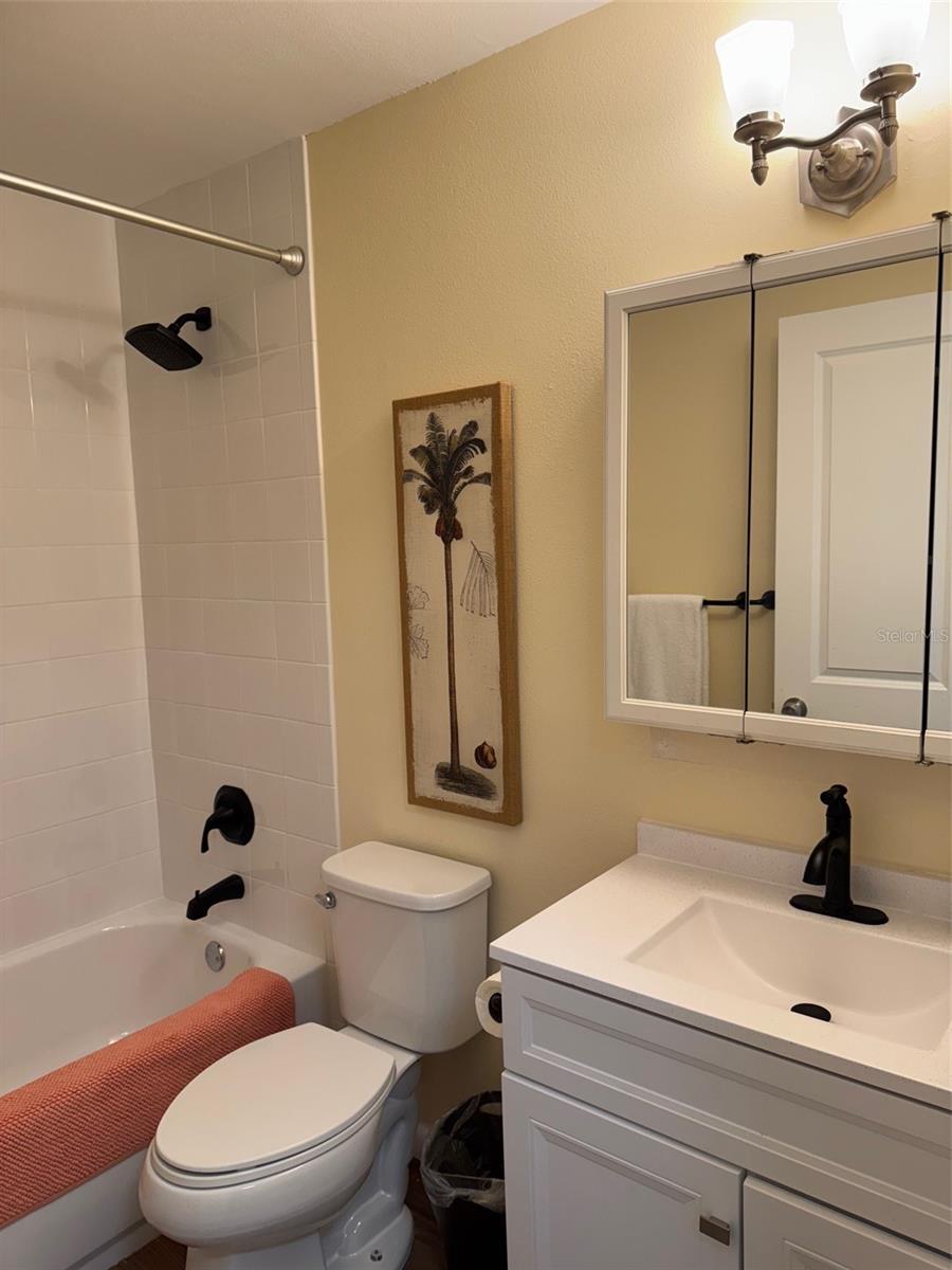 Image 14 of 16 For 1009 Sumner Boulevard C