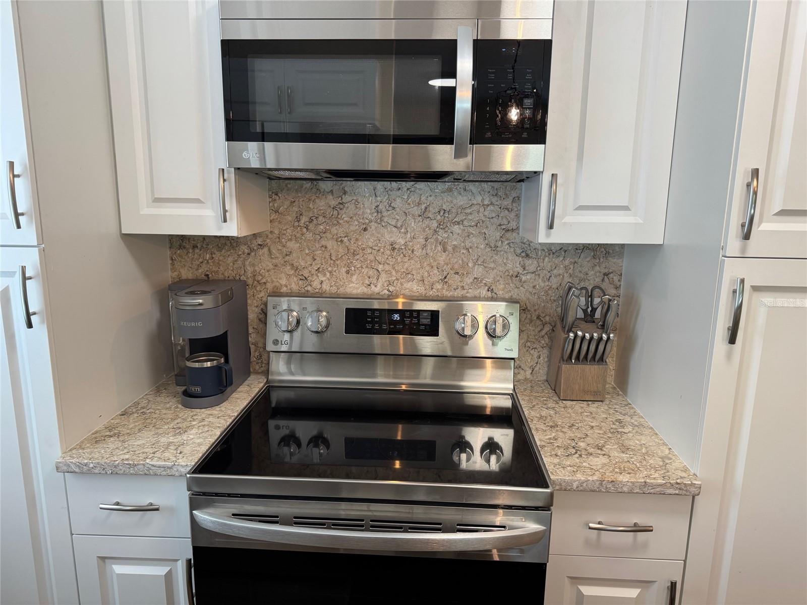 Image 5 of 16 For 1009 Sumner Boulevard C