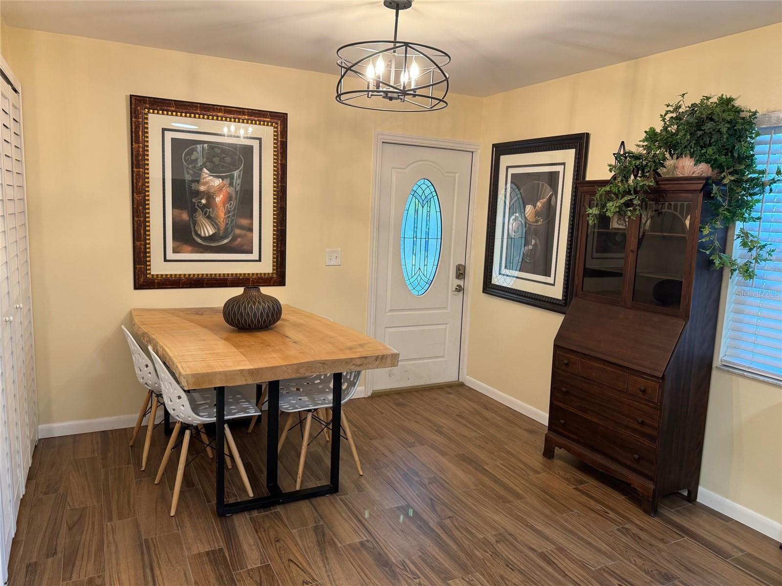 Image 7 of 16 For 1009 Sumner Boulevard C