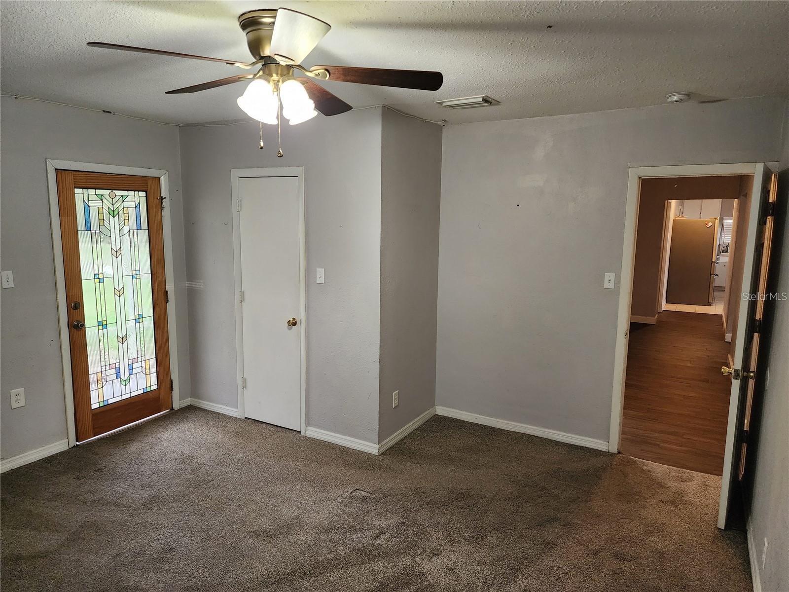 Listing photo id 16 for 11107 Riverview Drive