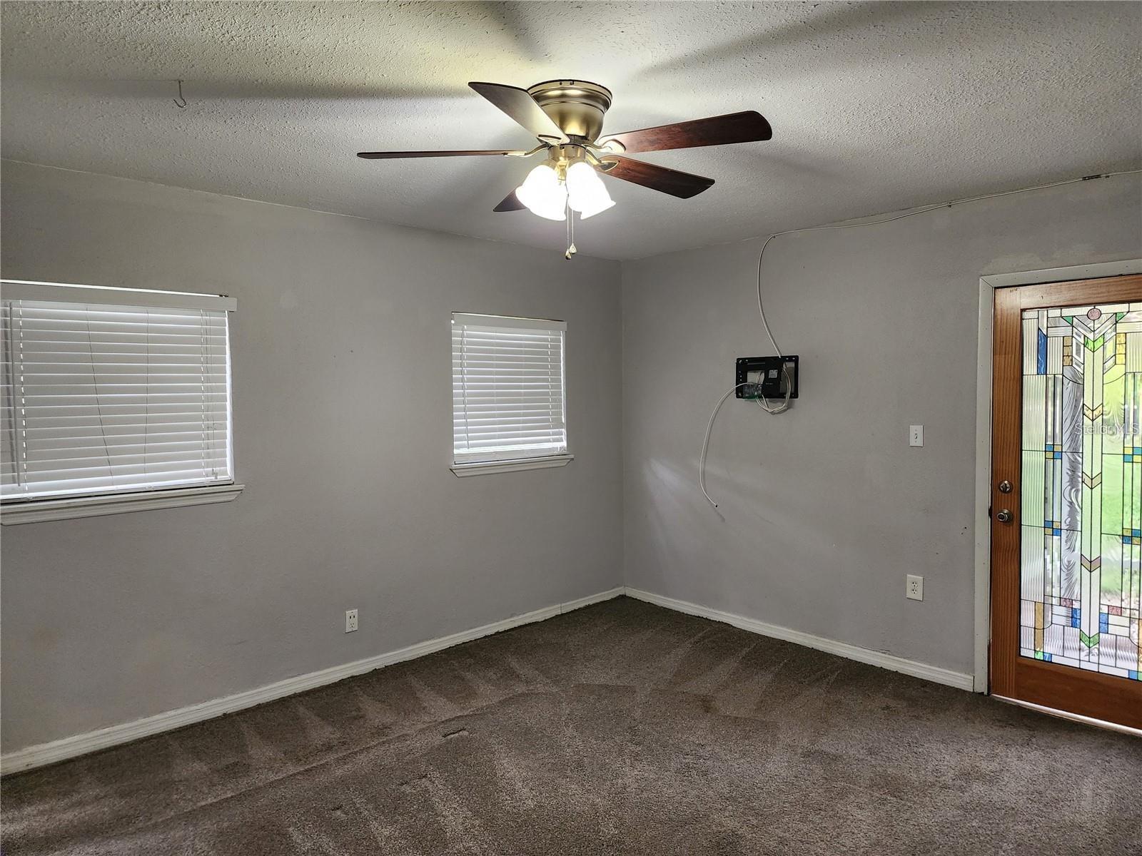 Listing photo id 17 for 11107 Riverview Drive