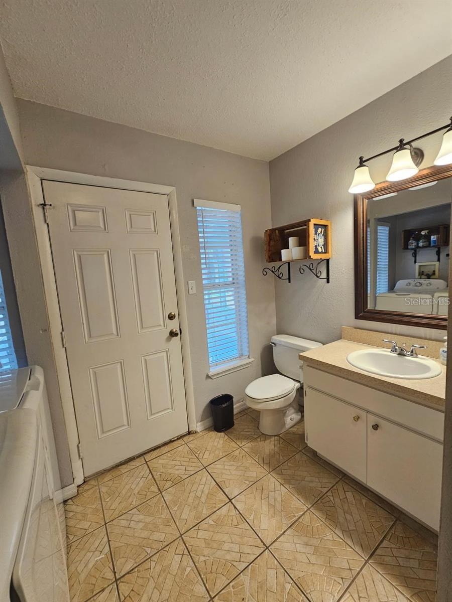 Listing photo id 31 for 11107 Riverview Drive