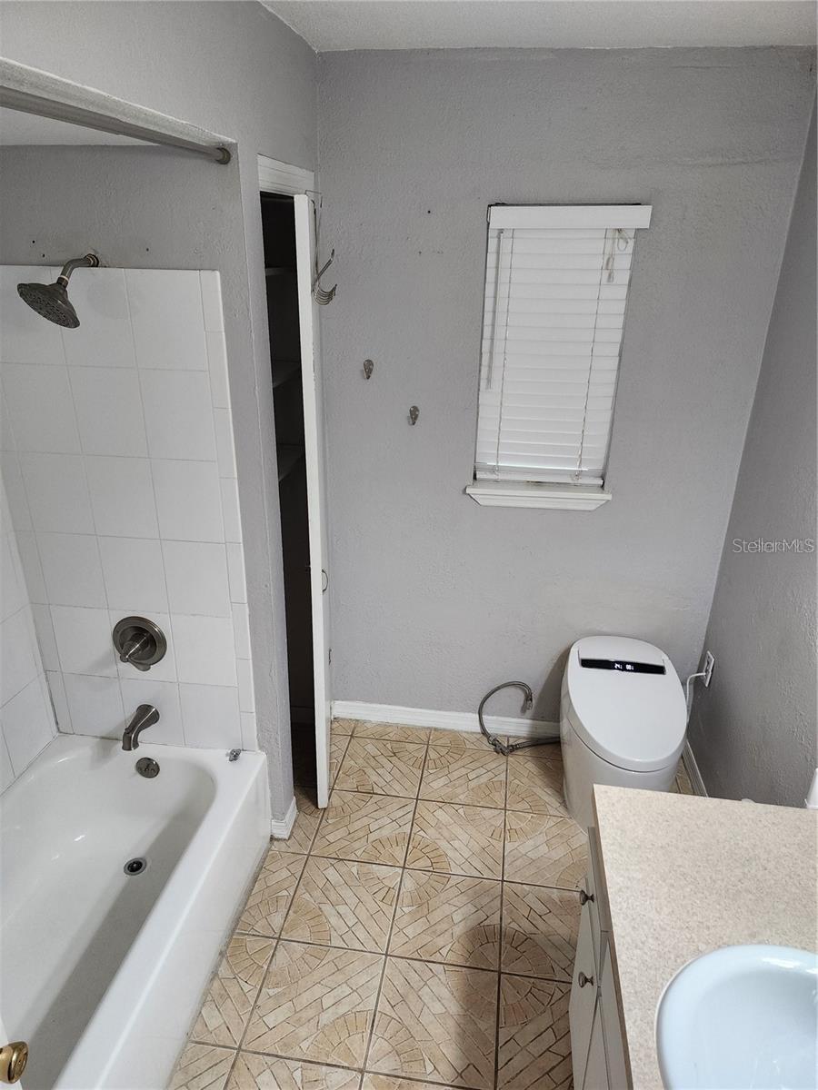 Listing photo id 34 for 11107 Riverview Drive