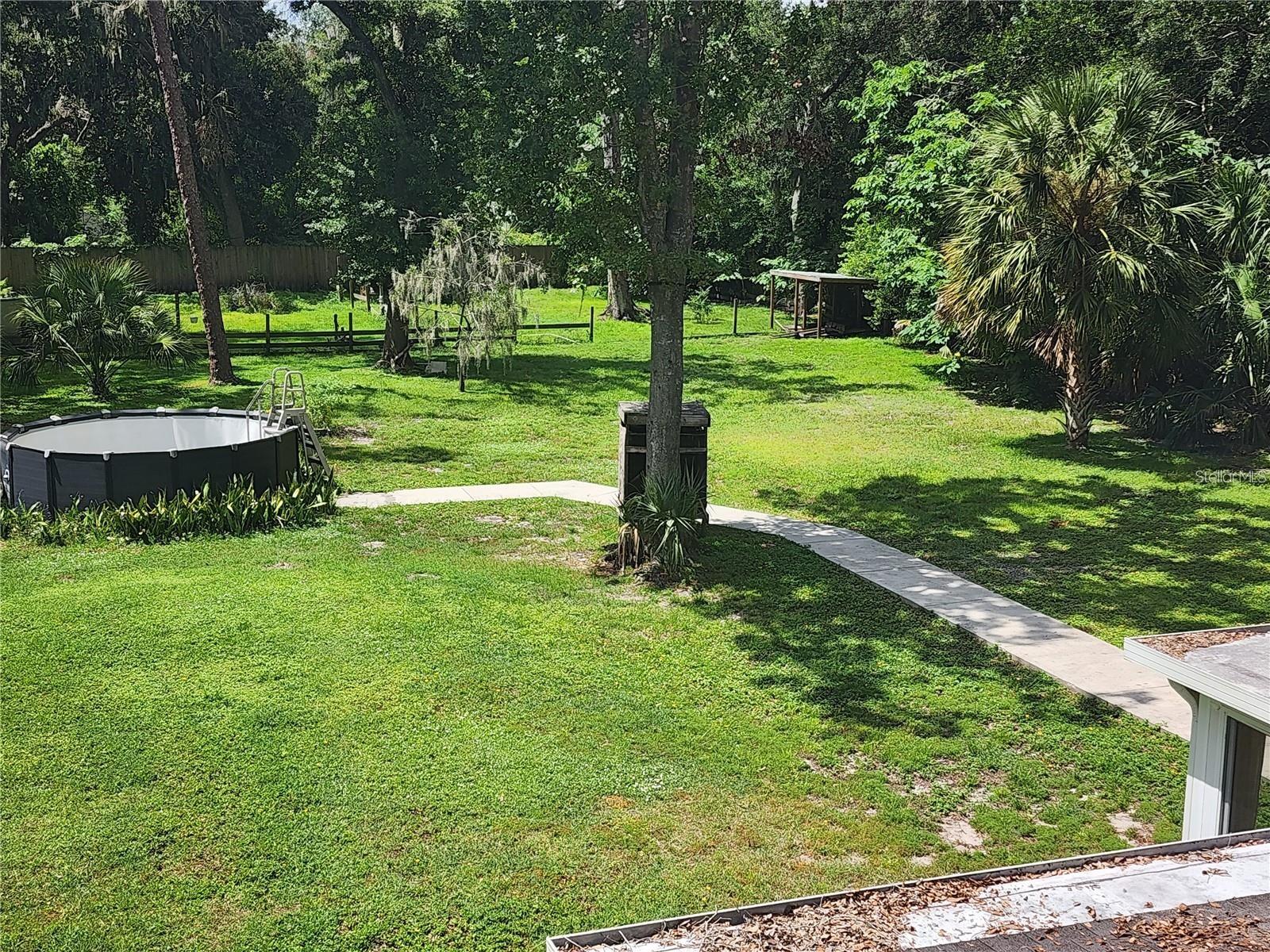 Listing photo id 36 for 11107 Riverview Drive