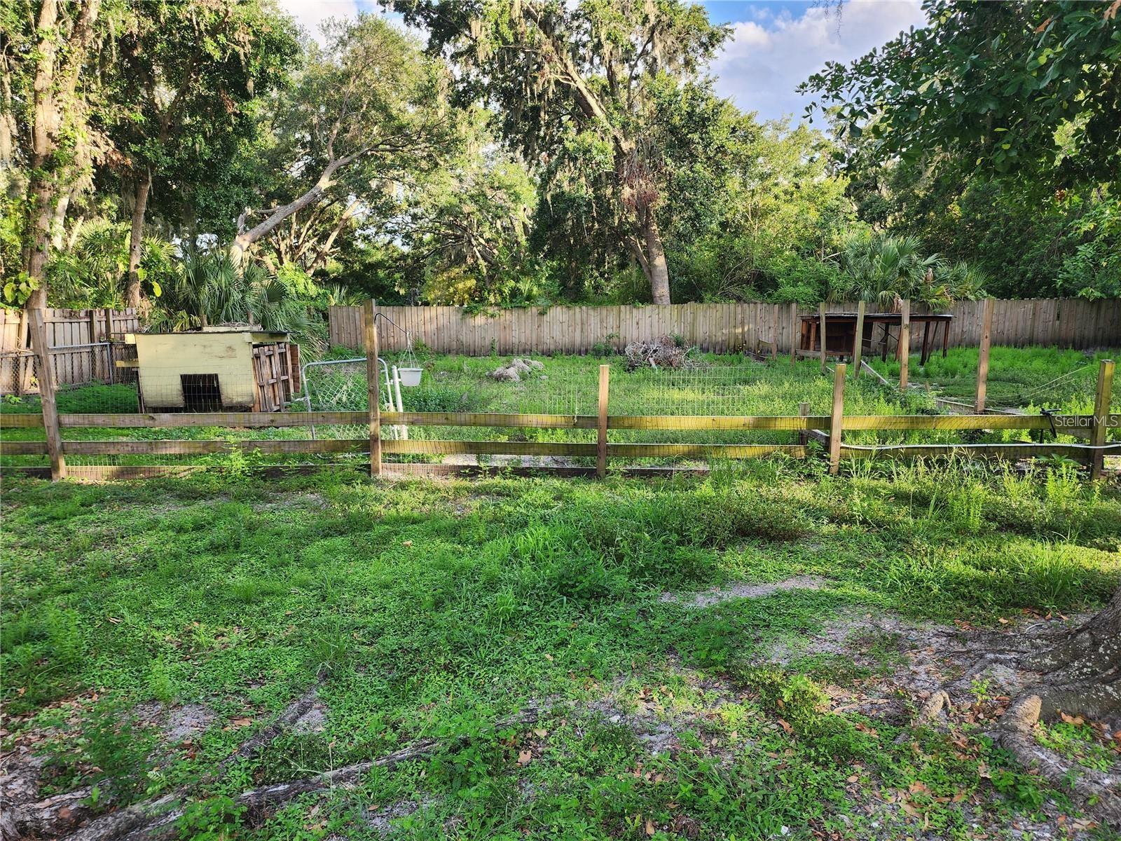 Listing photo id 39 for 11107 Riverview Drive