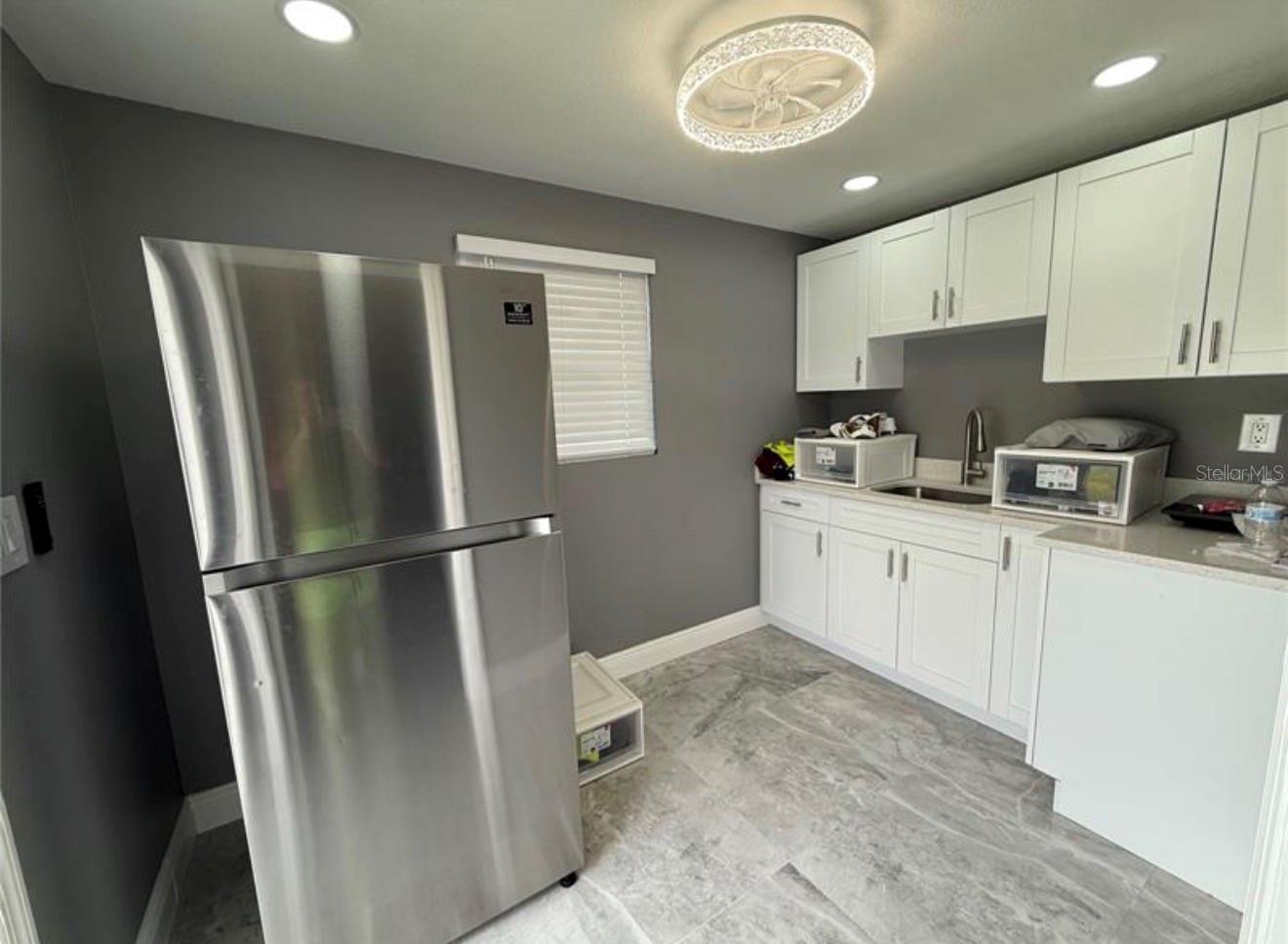 Image 7 of 10 For 2927 Henry Avenue