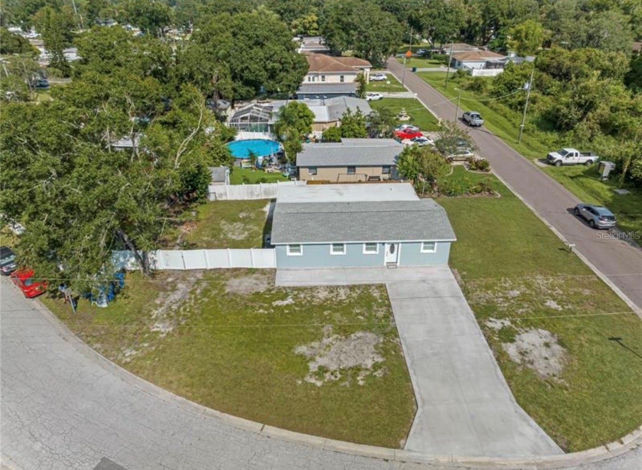 Image 9 of 10 For 2927 Henry Avenue