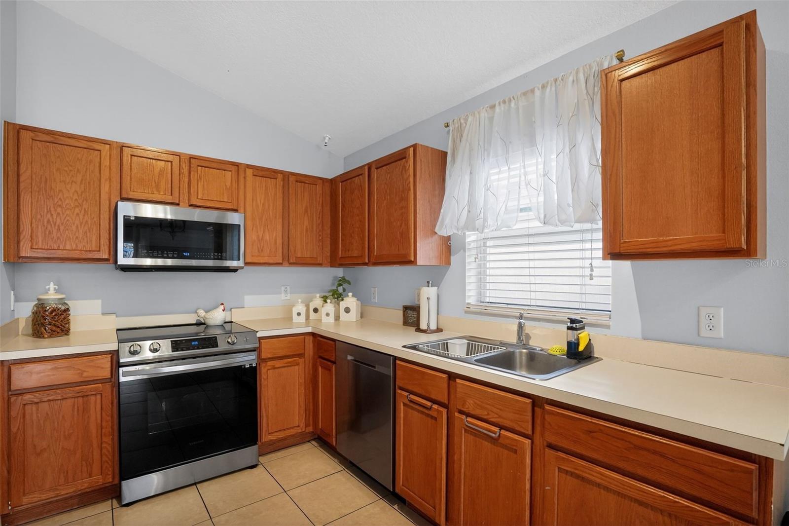 Image 8 of 50 For 11519 Misty Isle Lane