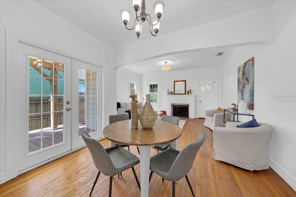 Image 12 of 44 For 943 Queen Street N