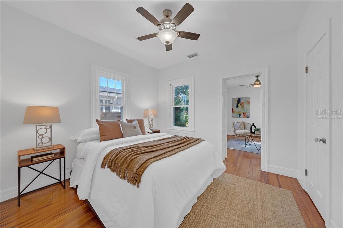 Image 24 of 44 For 943 Queen Street N