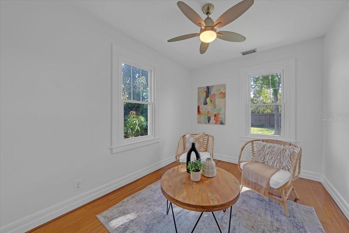 Image 27 of 44 For 943 Queen Street N