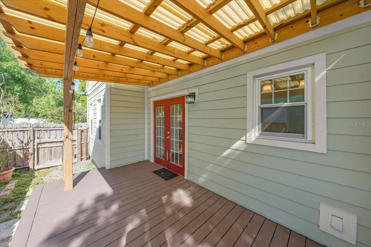 Image 32 of 44 For 943 Queen Street N