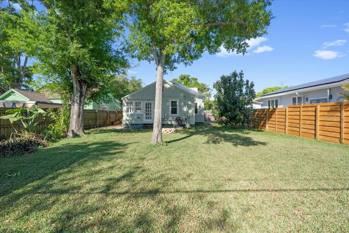 Image 34 of 44 For 943 Queen Street N