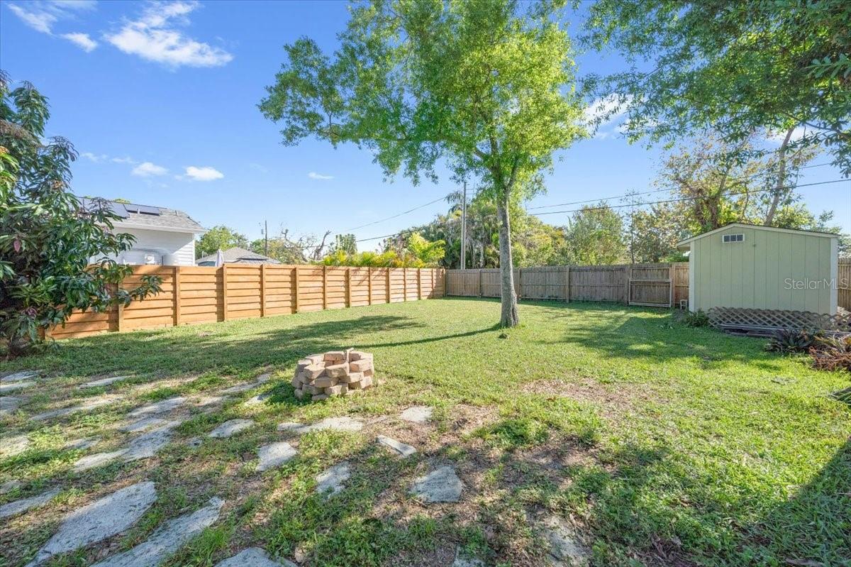 Image 38 of 44 For 943 Queen Street N