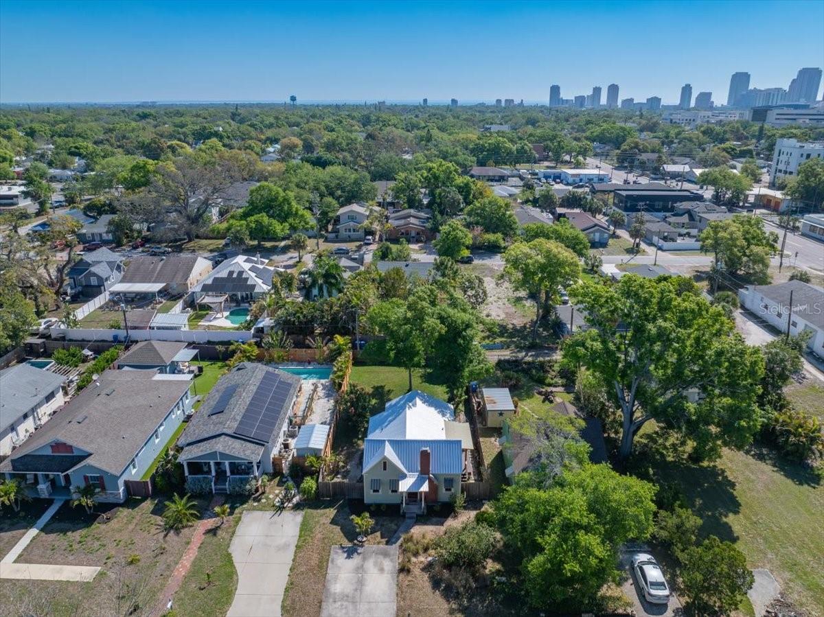 Image 41 of 44 For 943 Queen Street N