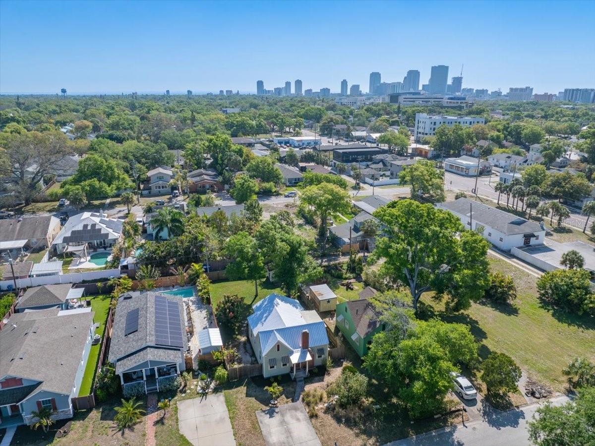 Image 42 of 44 For 943 Queen Street N