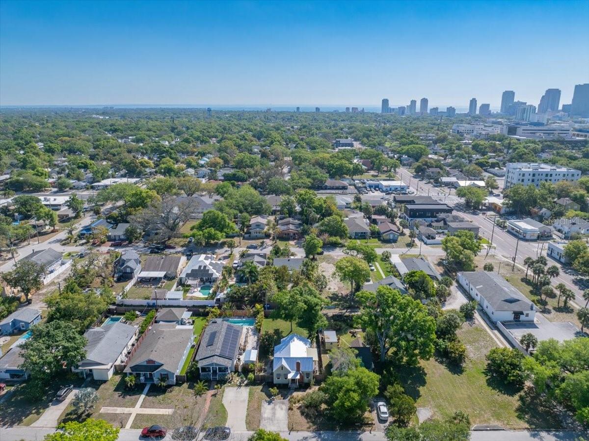 Image 43 of 44 For 943 Queen Street N