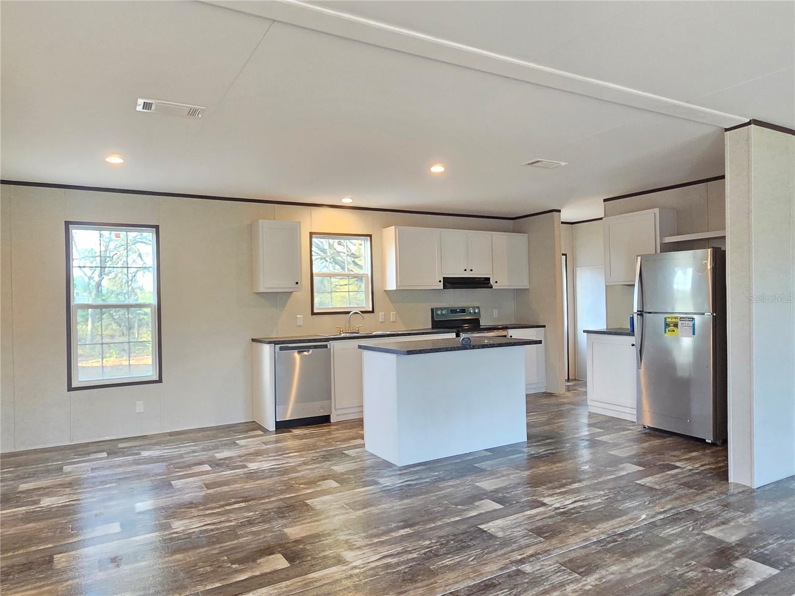 Image 6 of 48 For 12070 63rd Place