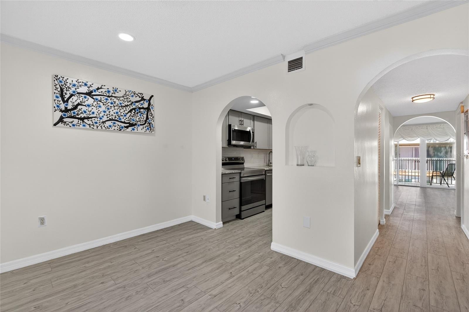 Image 17 of 55 For 657 99th Avenue N 202