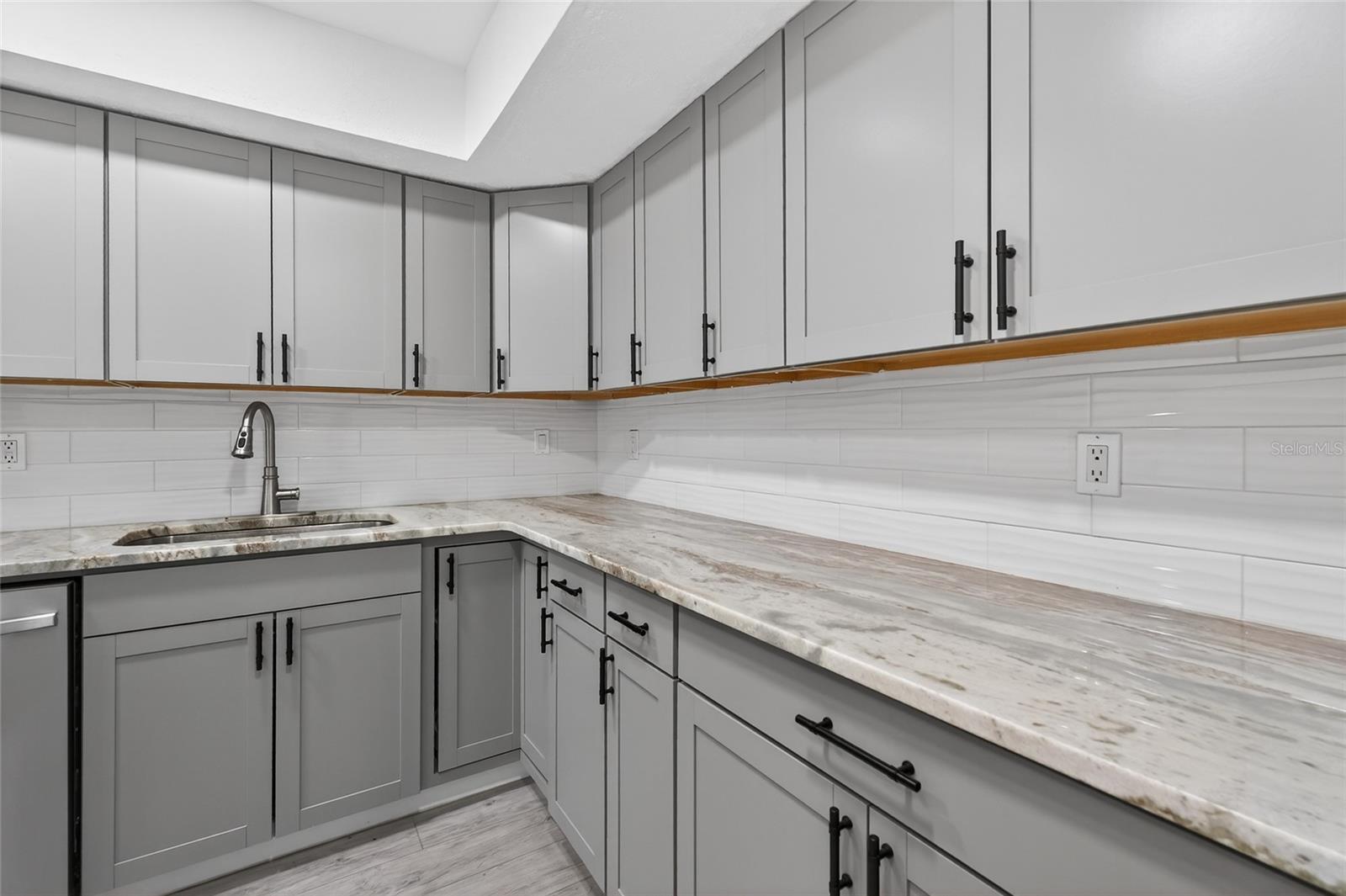 Image 21 of 55 For 657 99th Avenue N 202