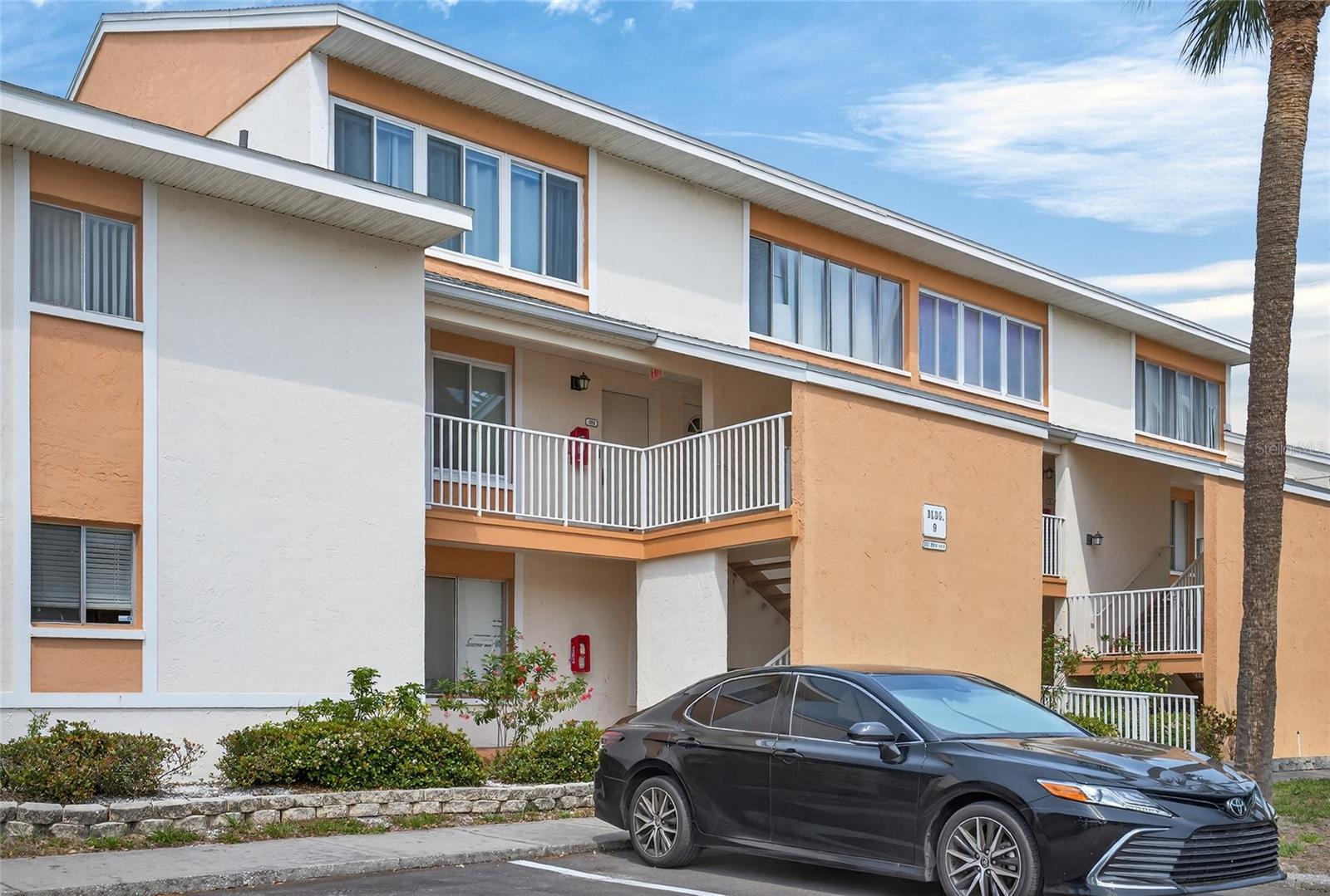 Image 4 of 55 For 657 99th Avenue N 202