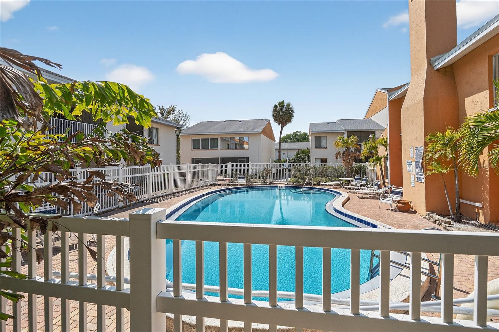 Image 8 of 55 For 657 99th Avenue N 202