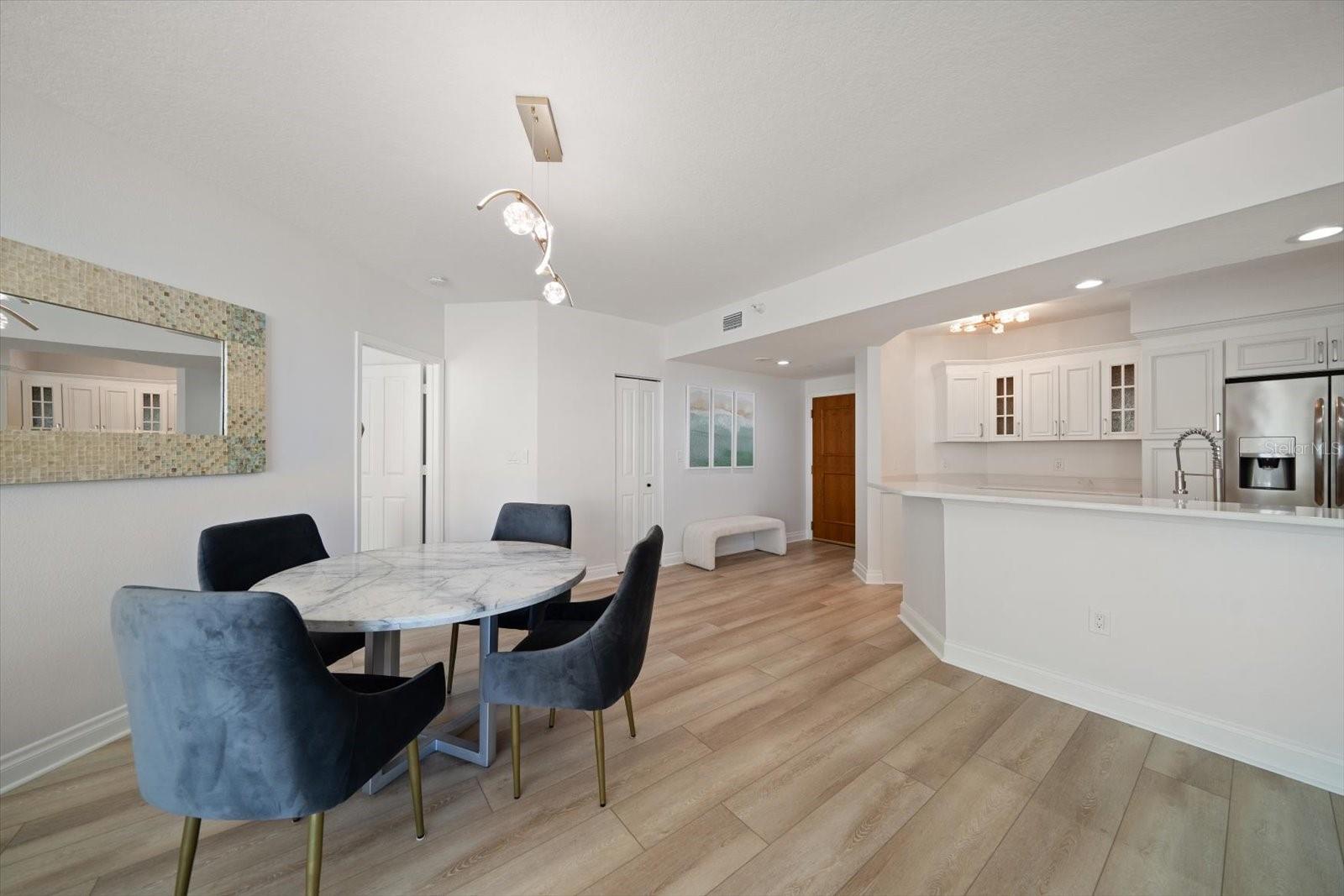 Image 17 of 27 For 1180 Gulf Blvd #504  504