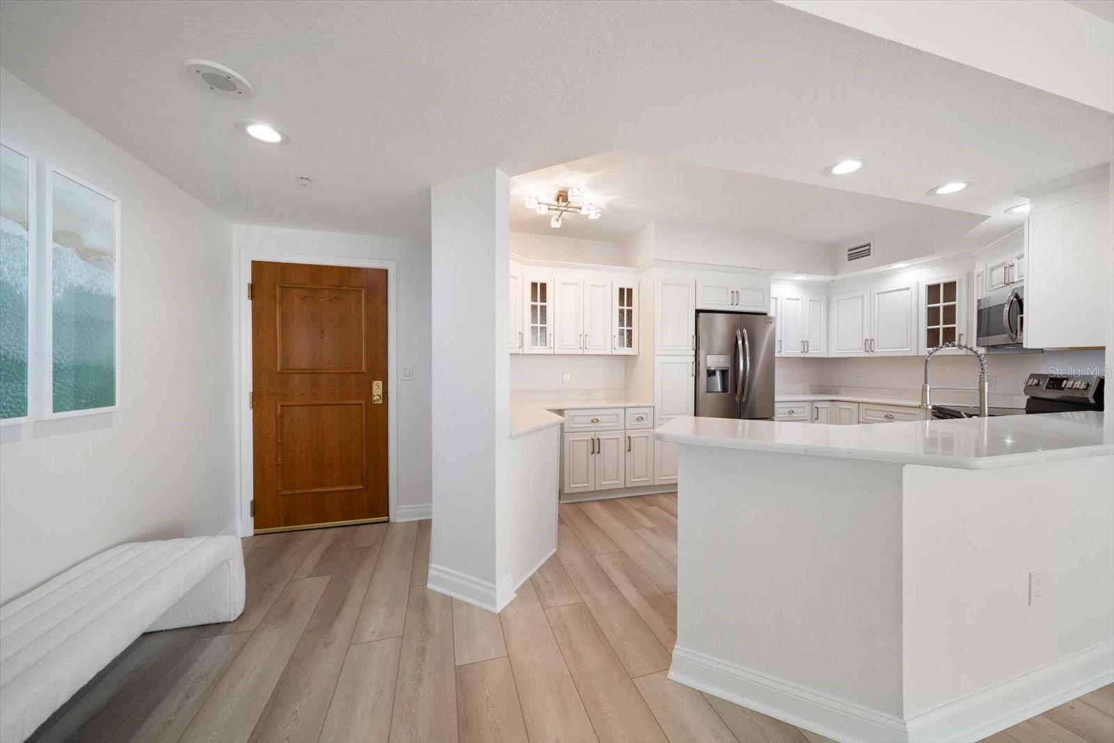 Image 7 of 27 For 1180 Gulf Blvd #504  504