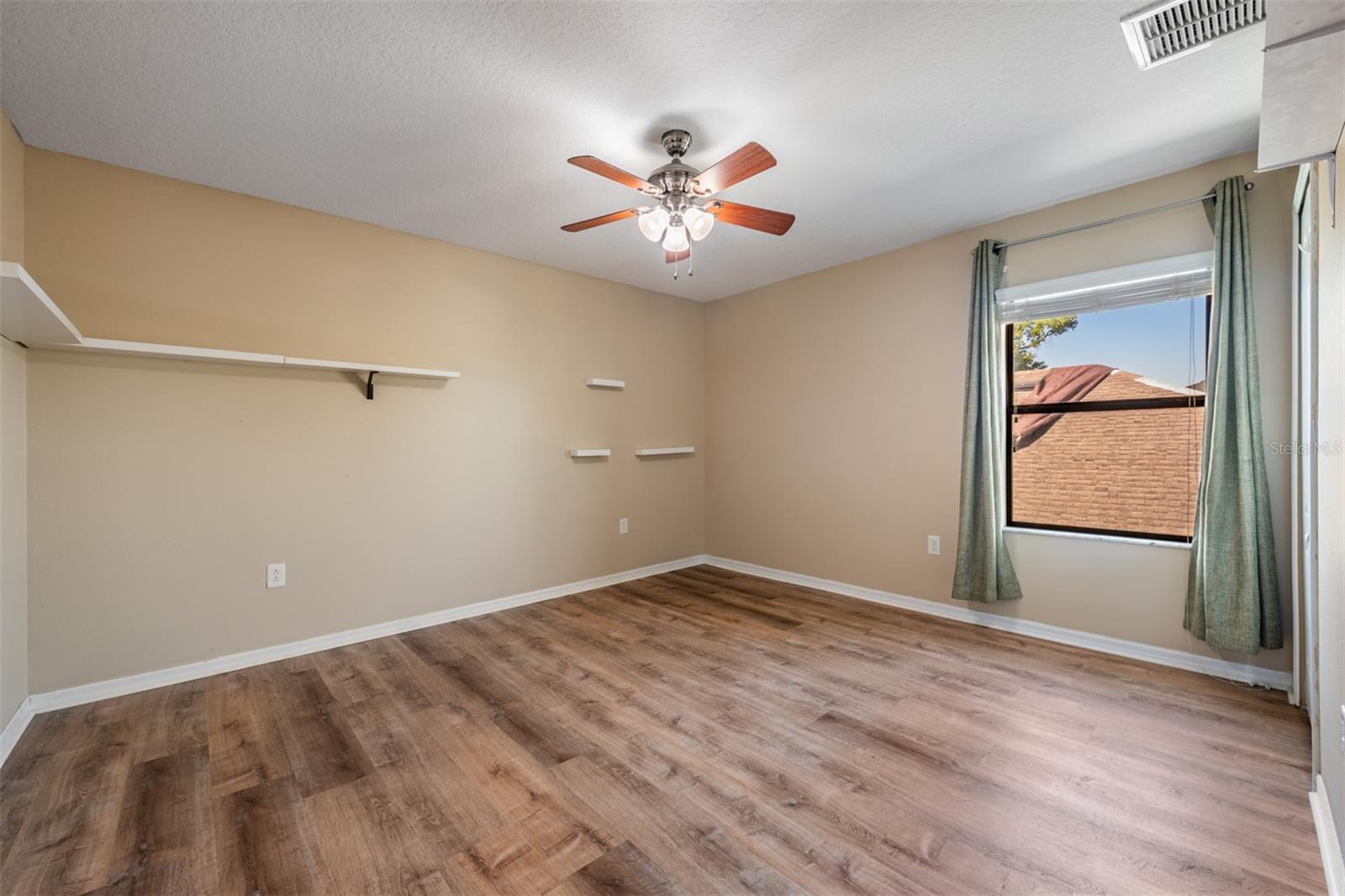 Image 26 of 47 For 11639 Tangle Stone Drive