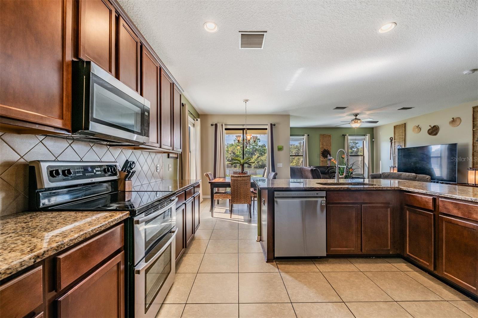 Image 7 of 47 For 11639 Tangle Stone Drive