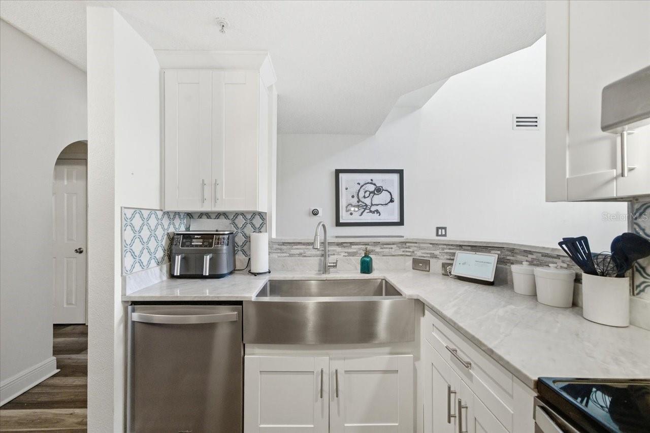 Image 17 of 52 For 501 Knights Run Avenue 1320