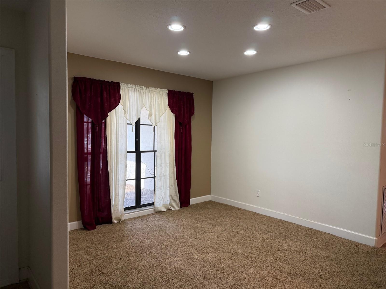 Image 39 of 69 For 603 Royan Way