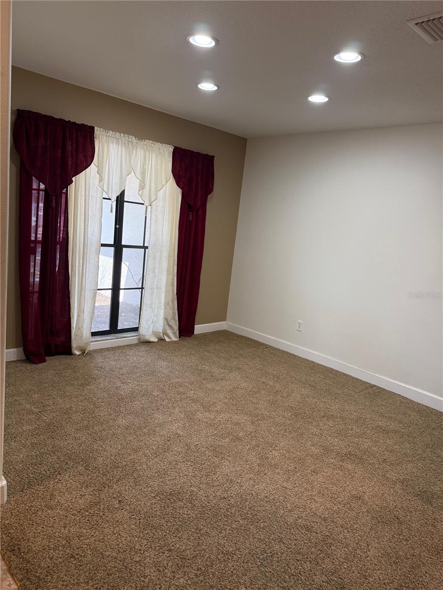 Image 40 of 69 For 603 Royan Way