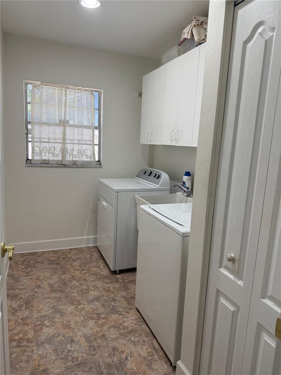 Image 48 of 69 For 603 Royan Way