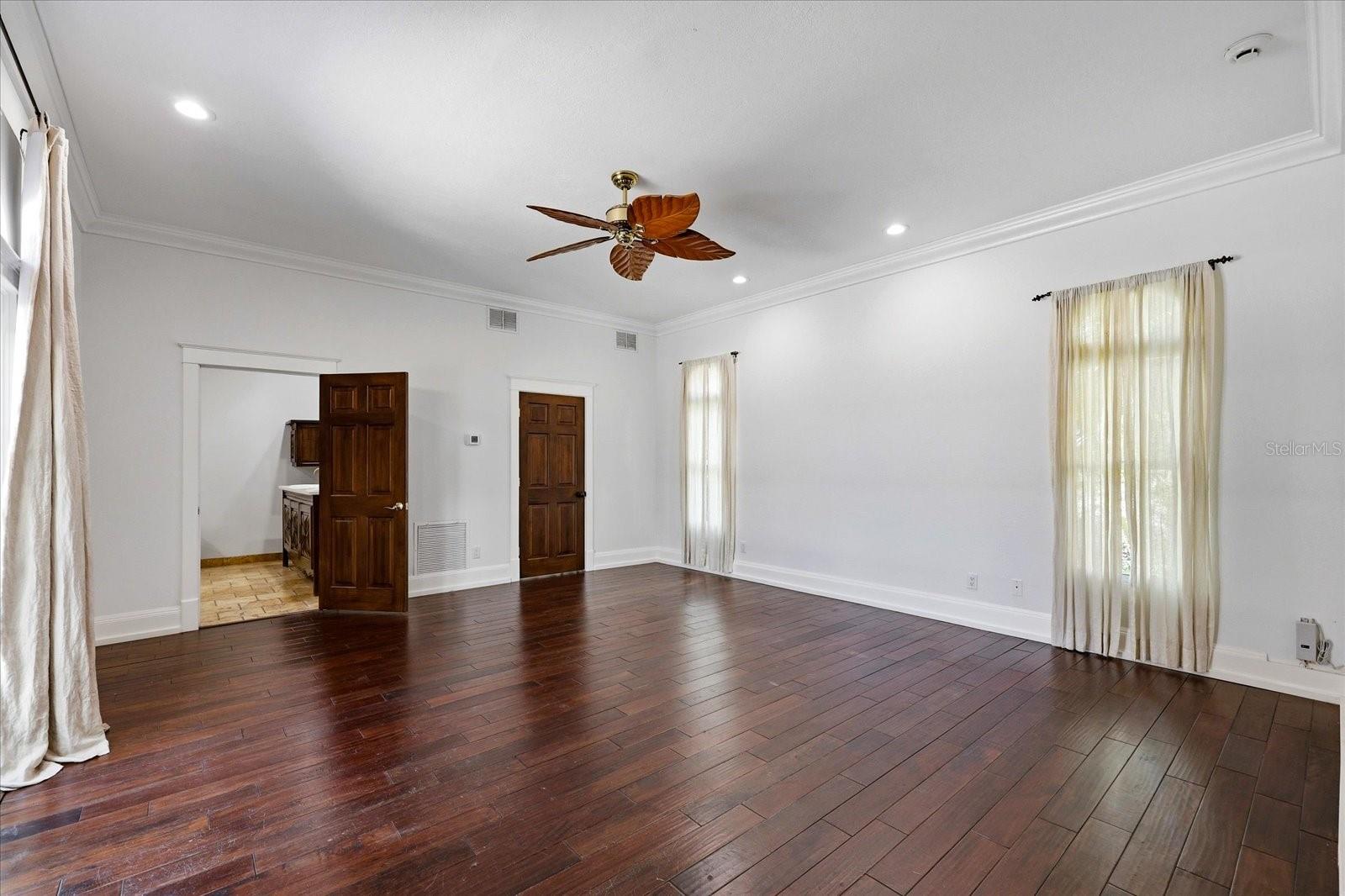 Image 19 of 54 For 1529 Maple Street