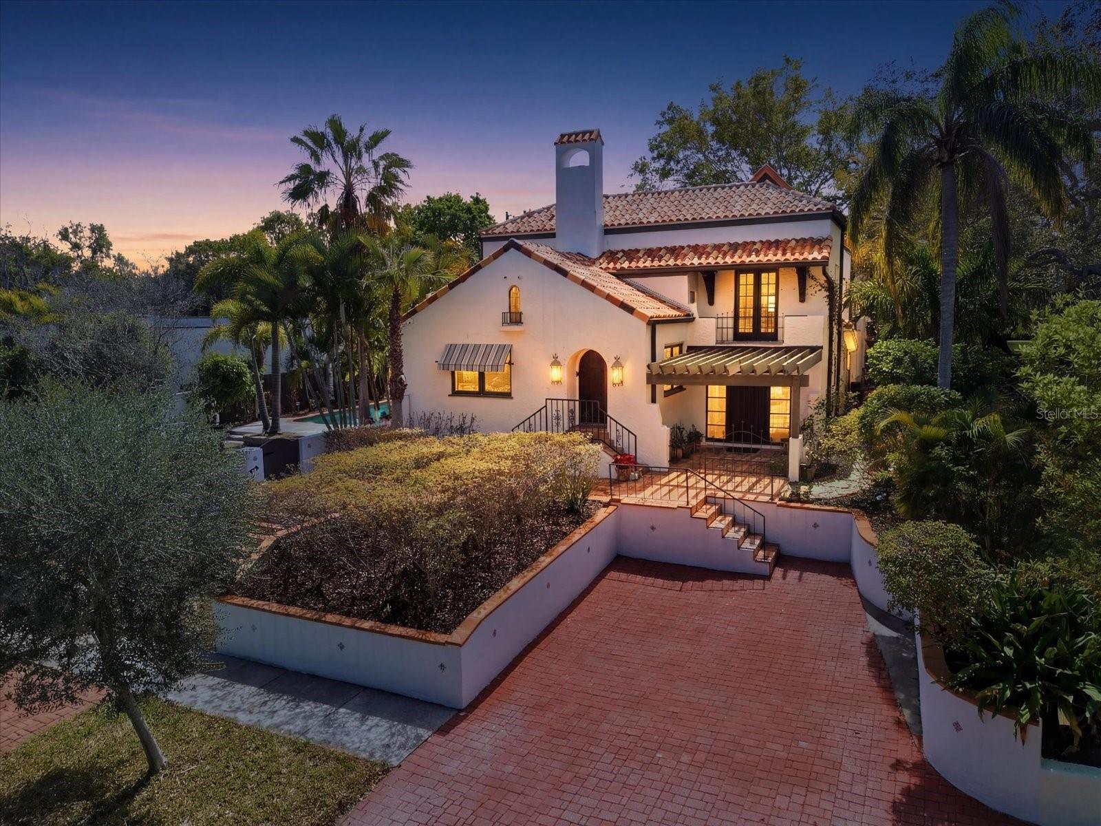 Image 2 of 54 For 1529 Maple Street