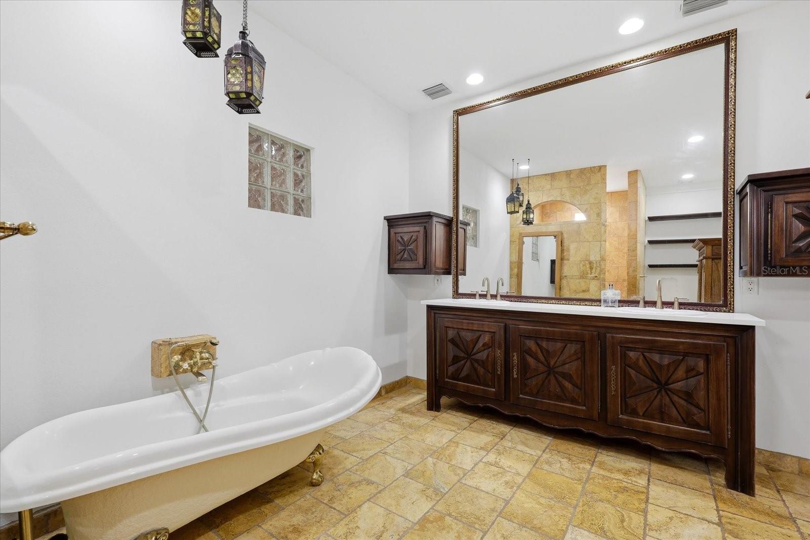 Image 22 of 54 For 1529 Maple Street