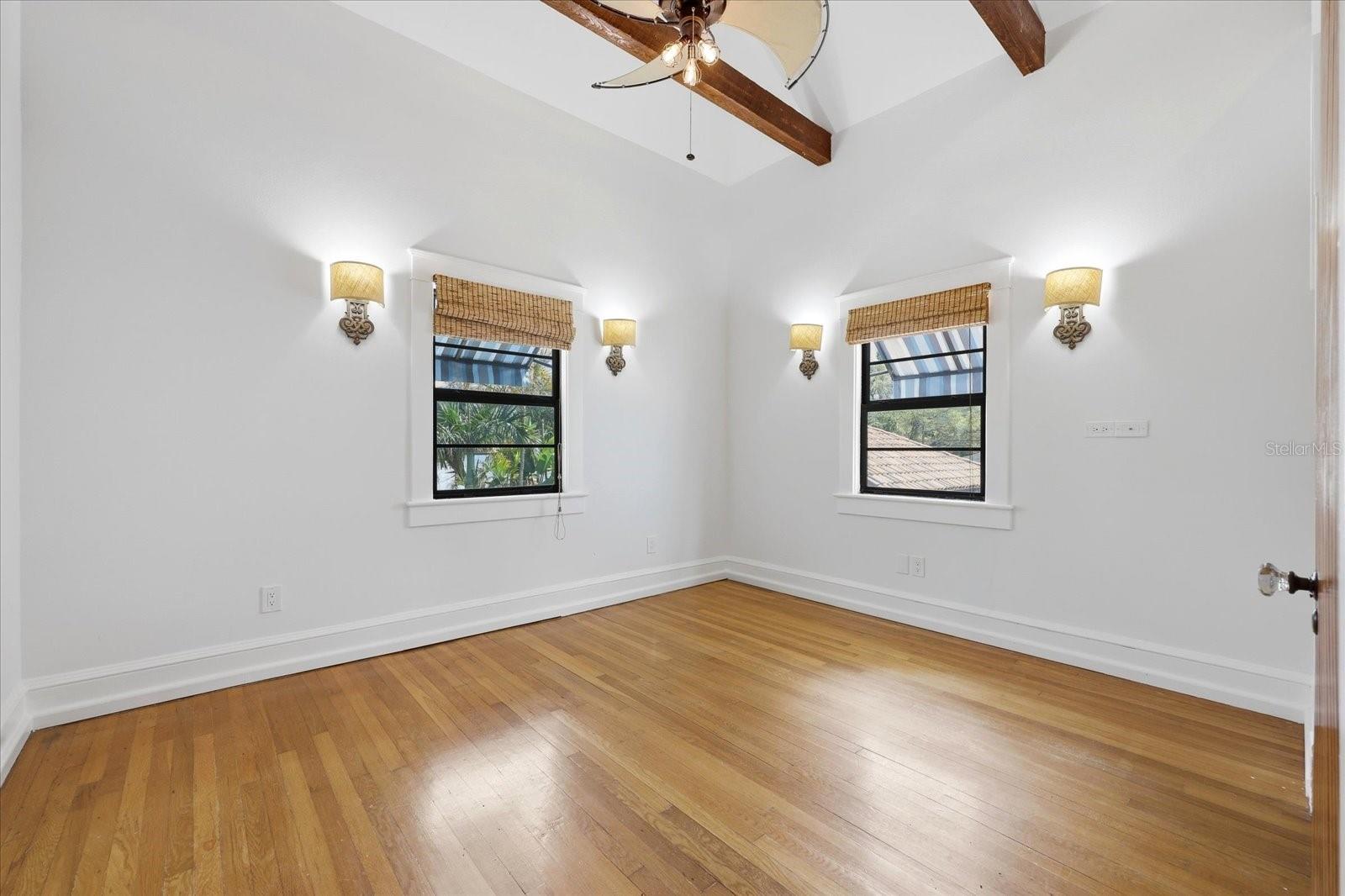 Image 32 of 54 For 1529 Maple Street