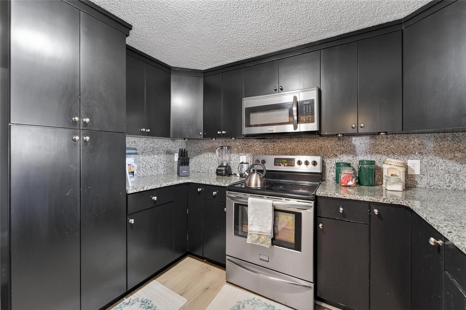 Image 12 of 57 For 15821 Adobe Drive