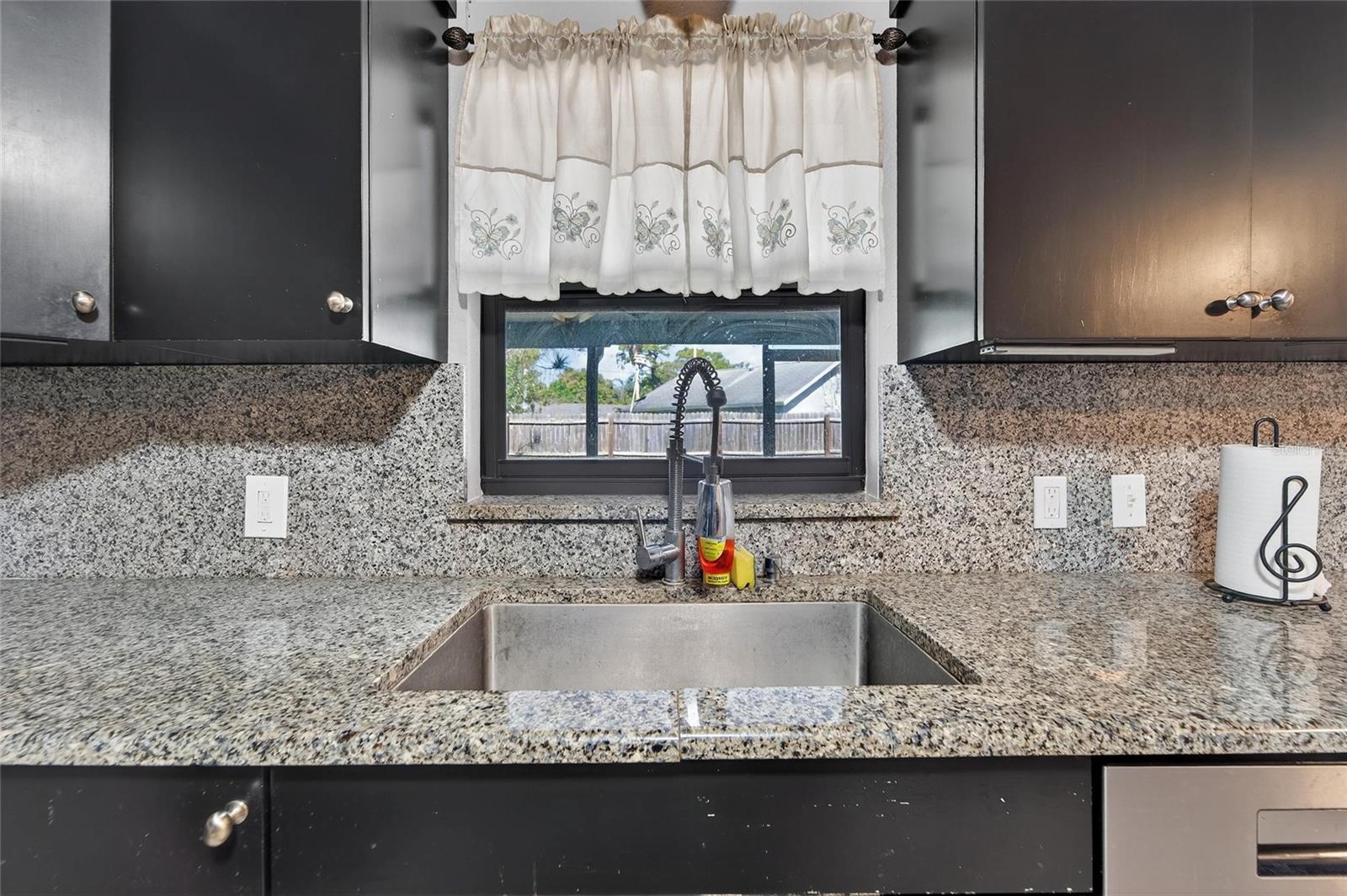 Image 15 of 57 For 15821 Adobe Drive