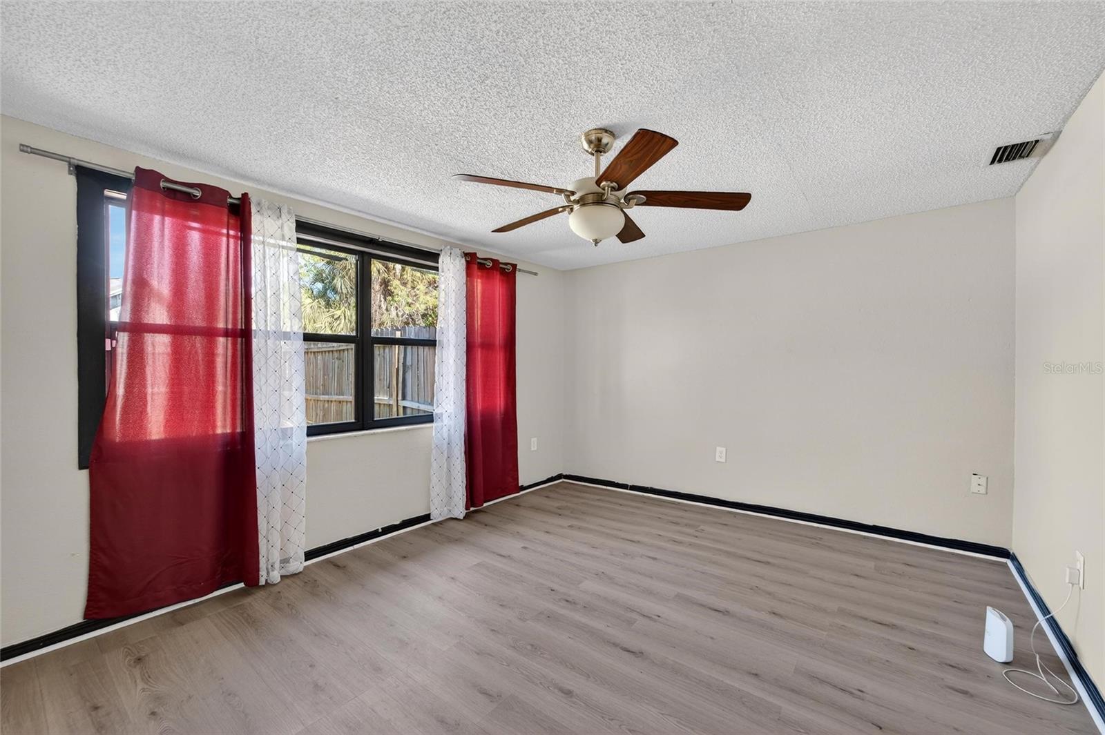 Image 17 of 57 For 15821 Adobe Drive