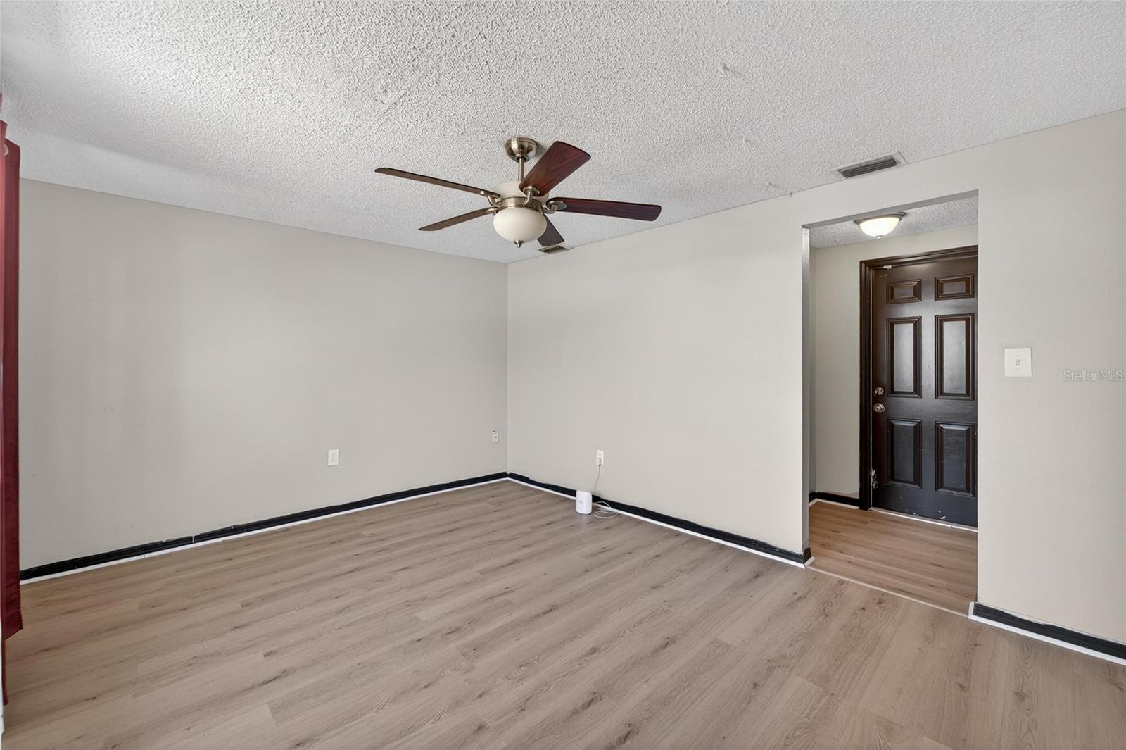 Image 18 of 57 For 15821 Adobe Drive